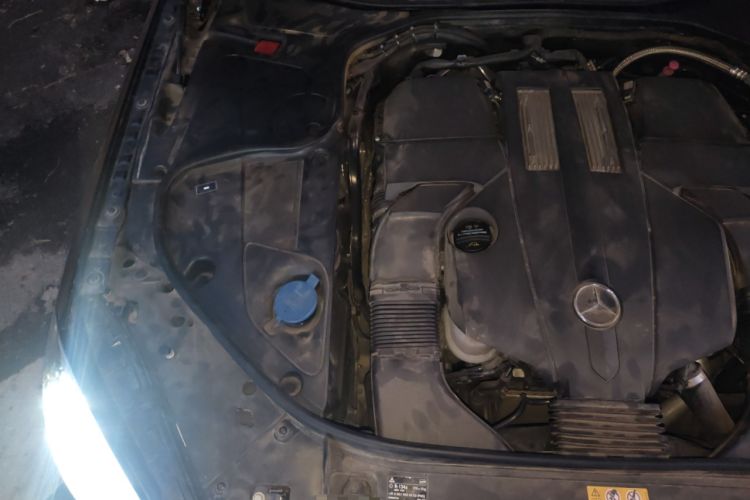 Used Mercedes-Benz Maybach S-Class 2015 S 400 4MATIC Engine Bay Right