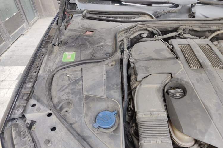 Used Mercedes-Benz Maybach S-Class 2015 S 400 4MATIC Engine Bay Right