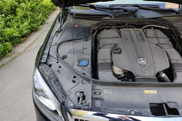 Used Mercedes-Benz Maybach S-Class 2015 S 400 4MATIC Engine Bay Right