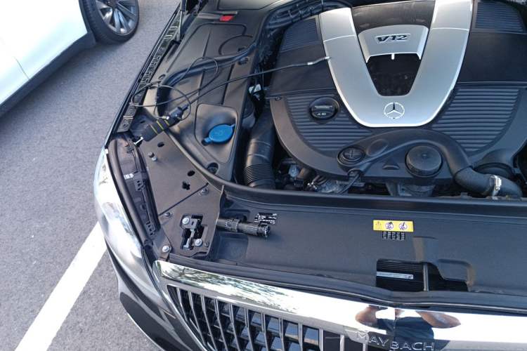 Used Mercedes-Benz Maybach S-Class 2015 S 600 Engine Bay Right