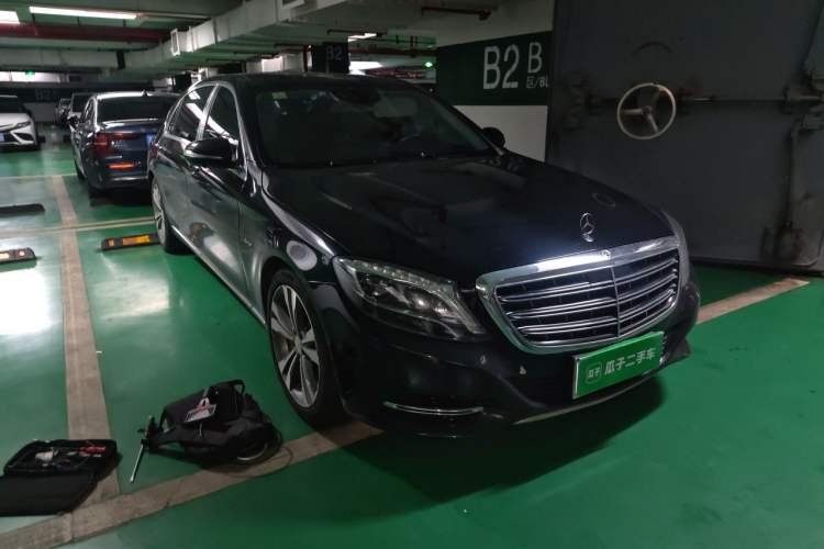Used Mercedes-Benz Maybach S-Class 2015 S 400 4MATIC Front Right 45 Deg