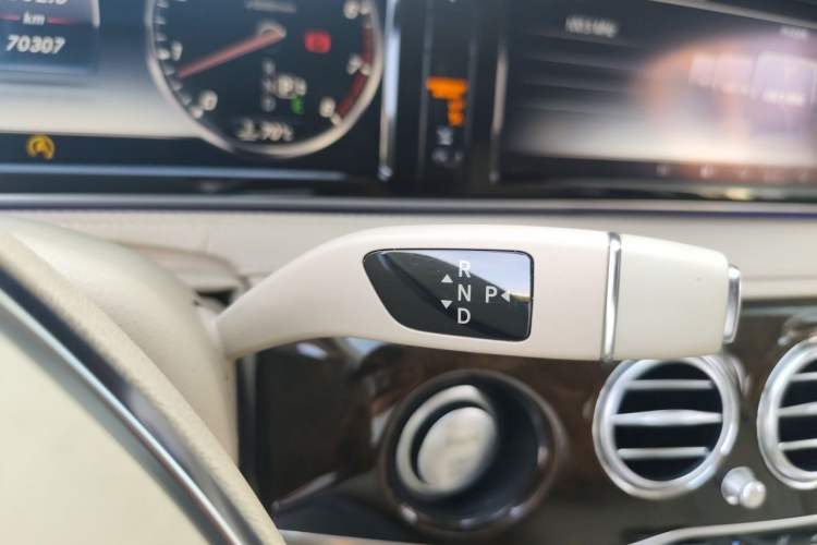 Used Mercedes-Benz Maybach S-Class 2015 S 400 4MATIC Gear Lever