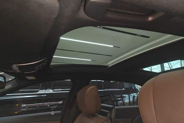 Used Mercedes-Benz Maybach S-Class 2015 S 400 4MATIC Headliner
