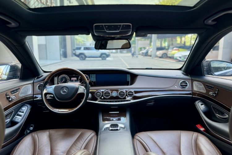 Used Mercedes-Benz Maybach S-Class 2015 S 400 4MATIC Interior 1