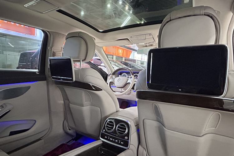 Used Mercedes-Benz Maybach S-Class 2015 S 500 4MATIC Interior 10