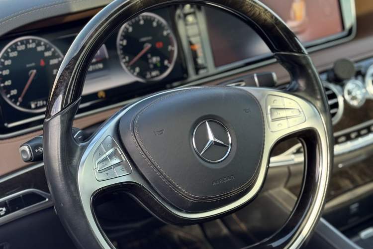 Used Mercedes-Benz Maybach S-Class 2015 S 400 4MATIC Interior 2