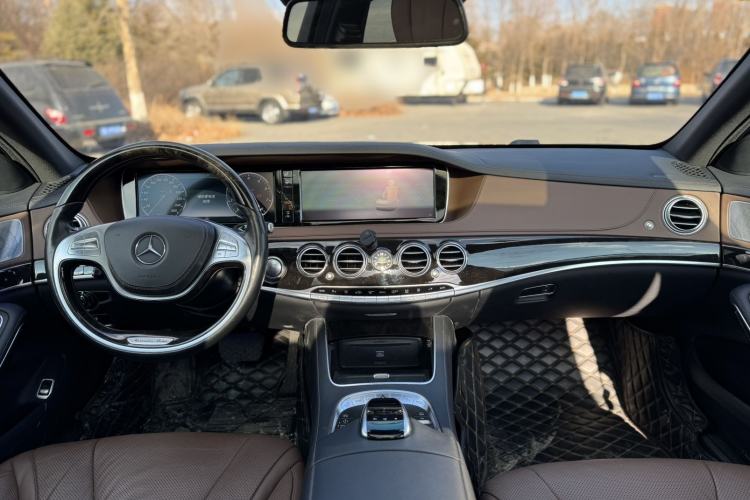 Used Mercedes-Benz Maybach S-Class 2015 S 400 4MATIC Interior 3