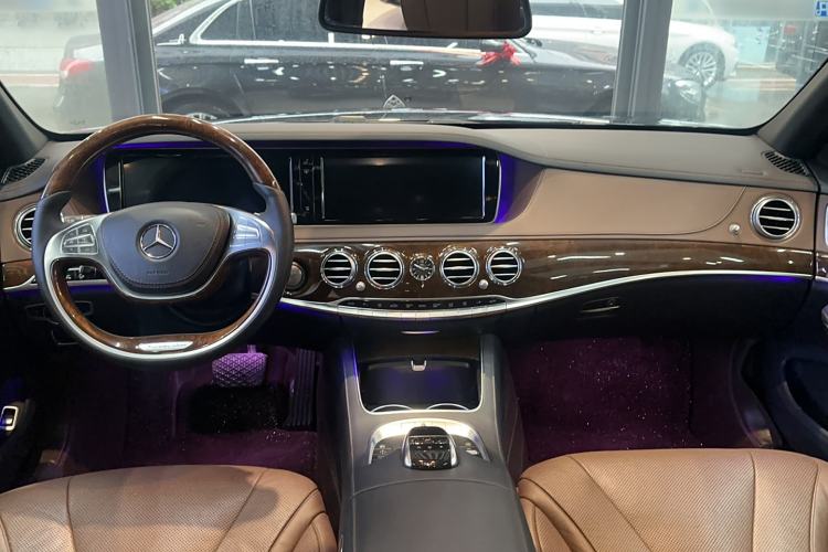 Used Mercedes-Benz Maybach S-Class 2015 S 400 4MATIC Interior 3