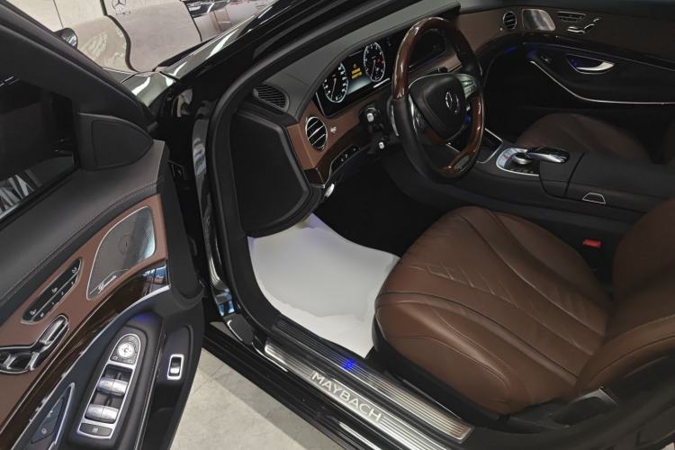 Used Mercedes-Benz Maybach S-Class 2015 S 400 4MATIC Interior 3