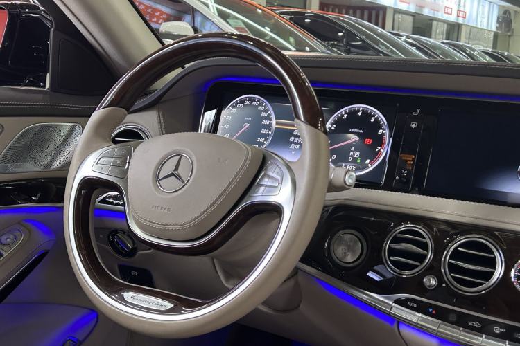 Used Mercedes-Benz Maybach S-Class 2015 S 500 4MATIC Interior 3