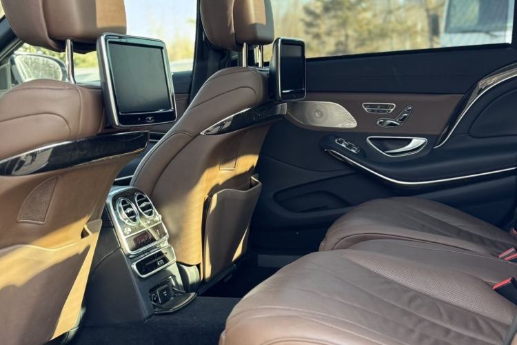 Used Mercedes-Benz Maybach S-Class 2015 S 400 4MATIC Interior 4