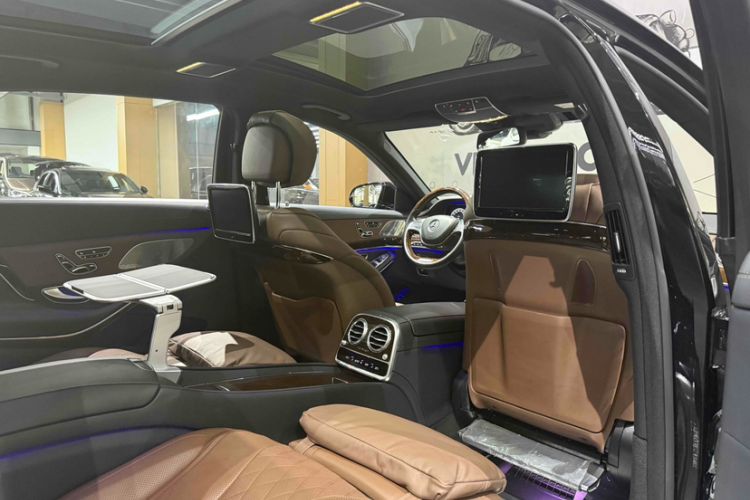 Used Mercedes-Benz Maybach S-Class 2015 S 500 4MATIC Interior 5