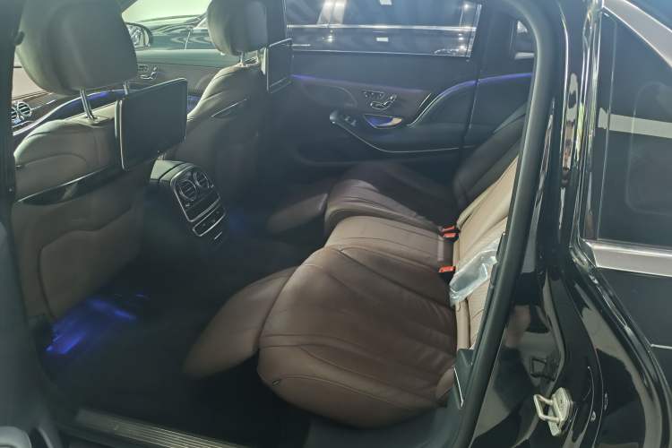 Used Mercedes-Benz Maybach S-Class 2015 S 400 4MATIC Interior 5