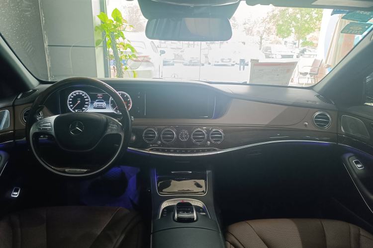 Used Mercedes-Benz Maybach S-Class 2015 S 400 4MATIC Interior 6
