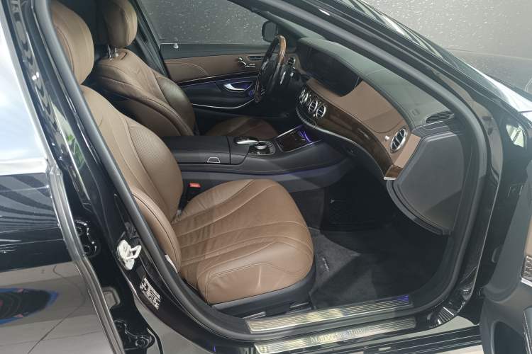 Used Mercedes-Benz Maybach S-Class 2015 S 400 4MATIC Interior 8