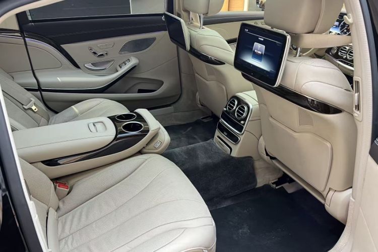 Used Mercedes-Benz Maybach S-Class 2015 S 400 4MATIC Interior 9