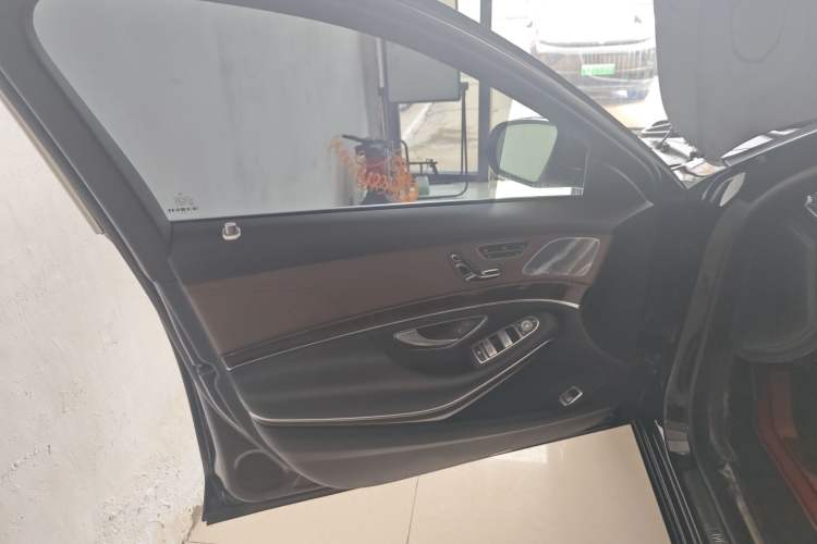 Used Mercedes-Benz Maybach S-Class 2015 S 400 4MATIC Left Front Door Interior