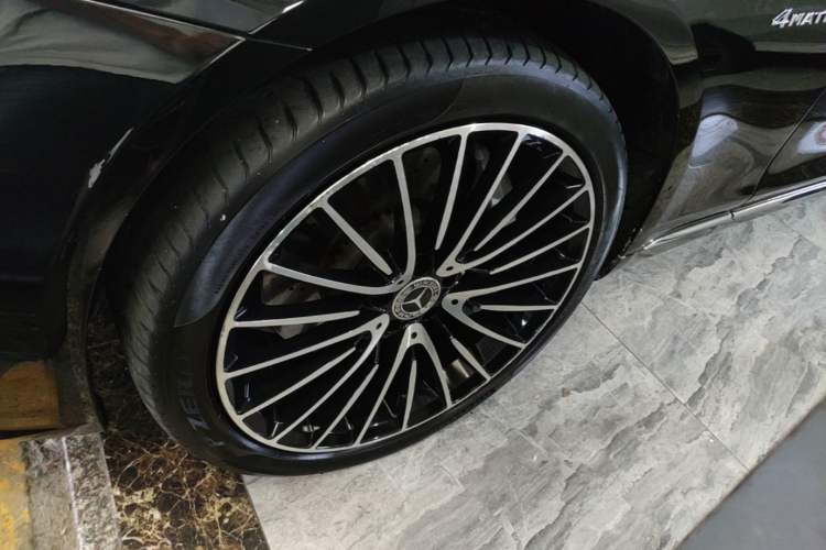 Used Mercedes-Benz Maybach S-Class 2015 S 400 4MATIC Left Front Wheel Hub