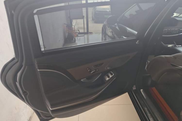 Used Mercedes-Benz Maybach S-Class 2015 S 400 4MATIC Left Rear Door Interior
