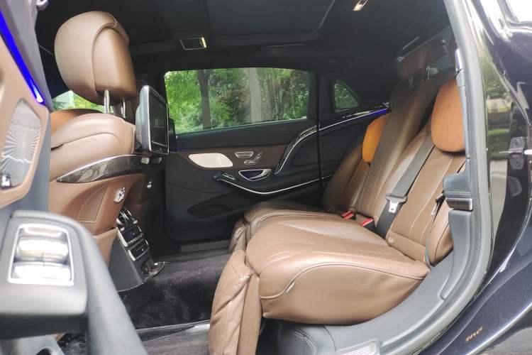 Used Mercedes-Benz Maybach S-Class 2015 S 400 4MATIC Left Rear Seat