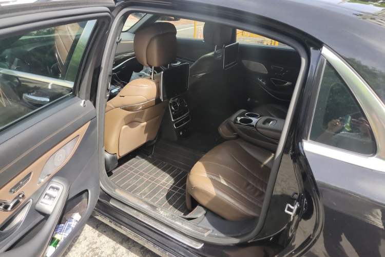 Used Mercedes-Benz Maybach S-Class 2015 S 400 4MATIC Left Rear Seat