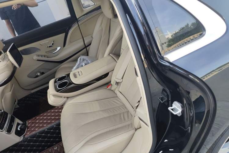 Used Mercedes-Benz Maybach S-Class 2015 S 400 4MATIC Left Rear Seat