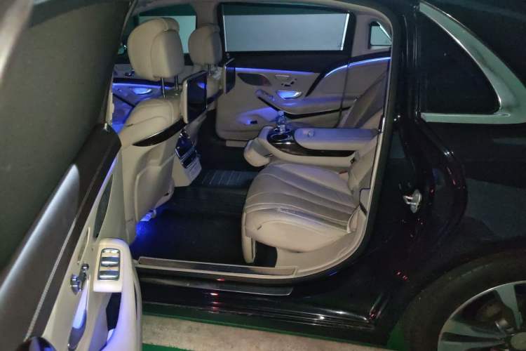 Used Mercedes-Benz Maybach S-Class 2015 S 400 4MATIC Left Rear Seat