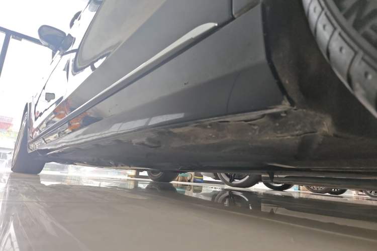 Used Mercedes-Benz Maybach S-Class 2015 S 400 4MATIC Left Side Sill