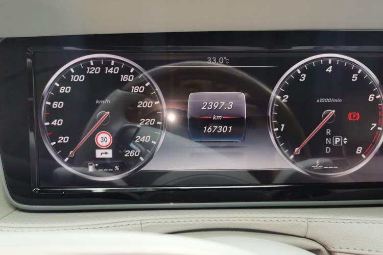 Used Mercedes-Benz Maybach S-Class 2015 S 400 4MATIC Odometer Close Up