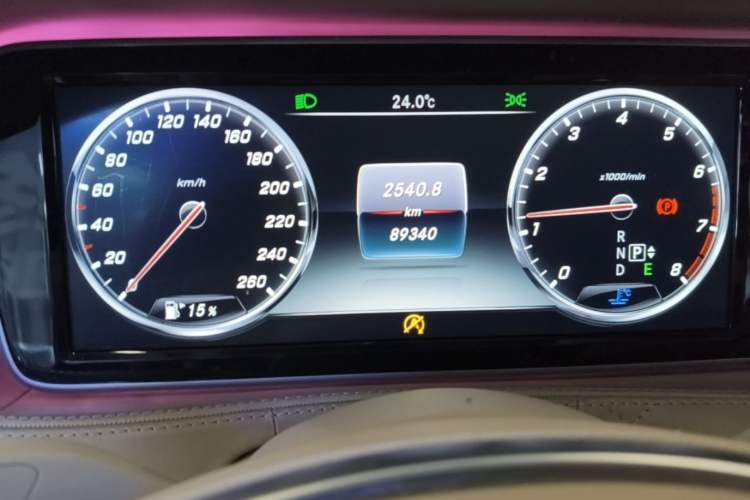 Used Mercedes-Benz Maybach S-Class 2015 S 600 Odometer Close Up