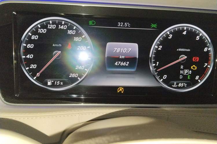Used Mercedes-Benz Maybach S-Class 2015 S 400 4MATIC Odometer Close Up