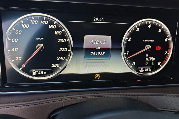 Used Mercedes-Benz Maybach S-Class 2015 S 400 4MATIC Odometer Close Up