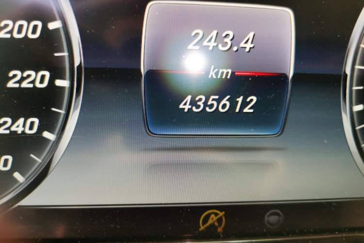 Used Mercedes-Benz Maybach S-Class 2015 S 600 Odometer Close Up