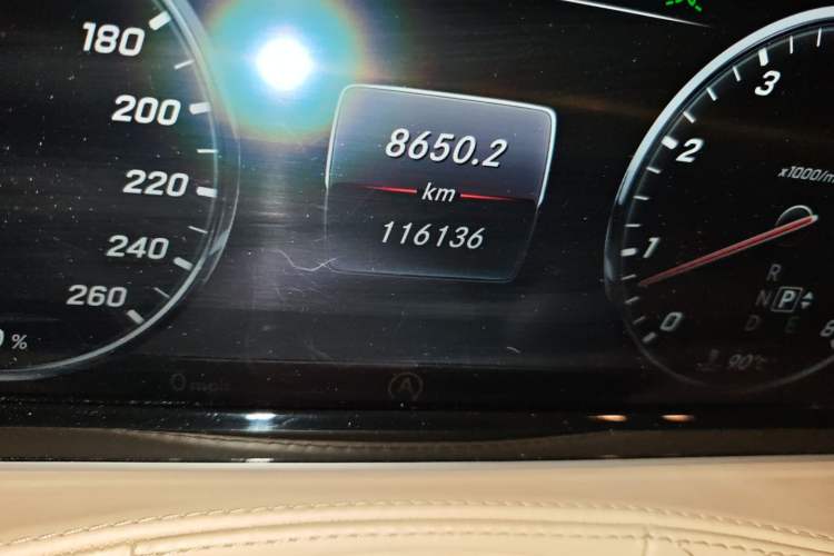 Used Mercedes-Benz Maybach S-Class 2015 S 600 Odometer Close Up