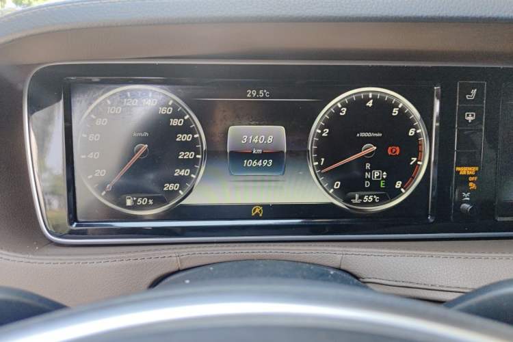 Used Mercedes-Benz Maybach S-Class 2015 S 400 4MATIC Odometer Close Up