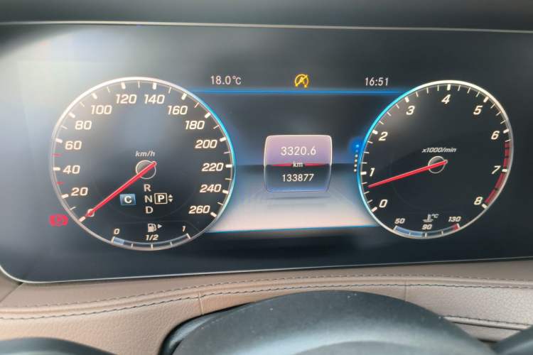 Used Mercedes-Benz Maybach S-Class 2015 S 400 4MATIC Odometer Close Up