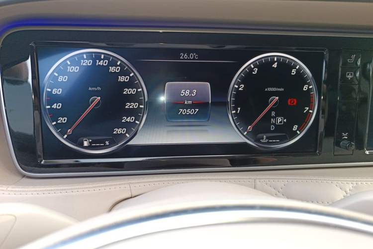 Used Mercedes-Benz Maybach S-Class 2015 S 600 Odometer Close Up
