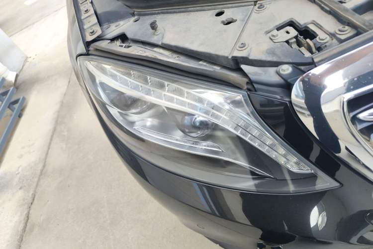 Used Mercedes-Benz Maybach S-Class 2015 S 400 4MATIC Right Front Headlight
