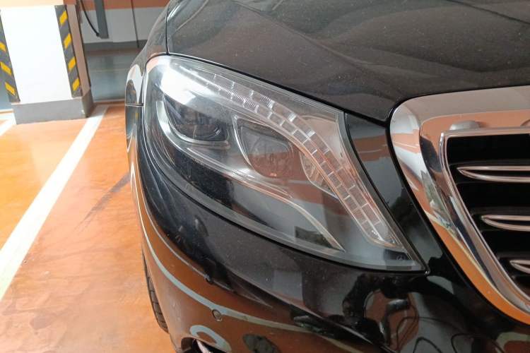 Used Mercedes-Benz Maybach S-Class 2015 S 400 4MATIC Right Front Headlight