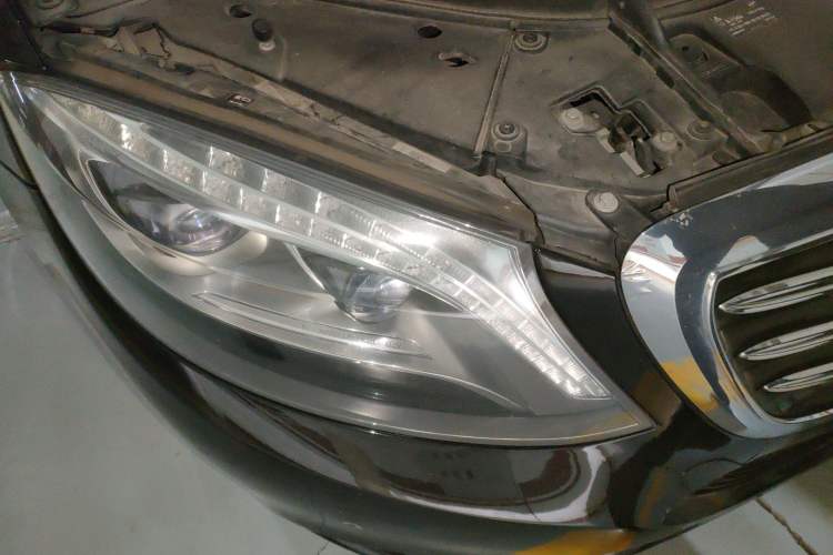 Used Mercedes-Benz Maybach S-Class 2015 S 400 4MATIC Right Front Headlight