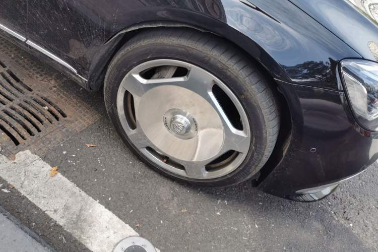 Used Mercedes-Benz Maybach S-Class 2015 S 400 4MATIC Right Front Wheel Hub