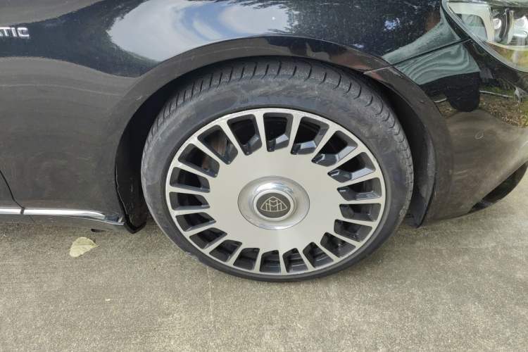 Used Mercedes-Benz Maybach S-Class 2015 S 400 4MATIC Right Front Wheel Hub