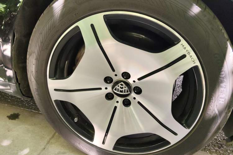 Used Mercedes-Benz Maybach S-Class 2015 S 400 4MATIC Right Front Wheel Hub