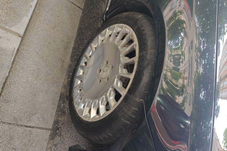 Used Mercedes-Benz Maybach S-Class 2015 S 400 4MATIC Right Front Wheel Hub