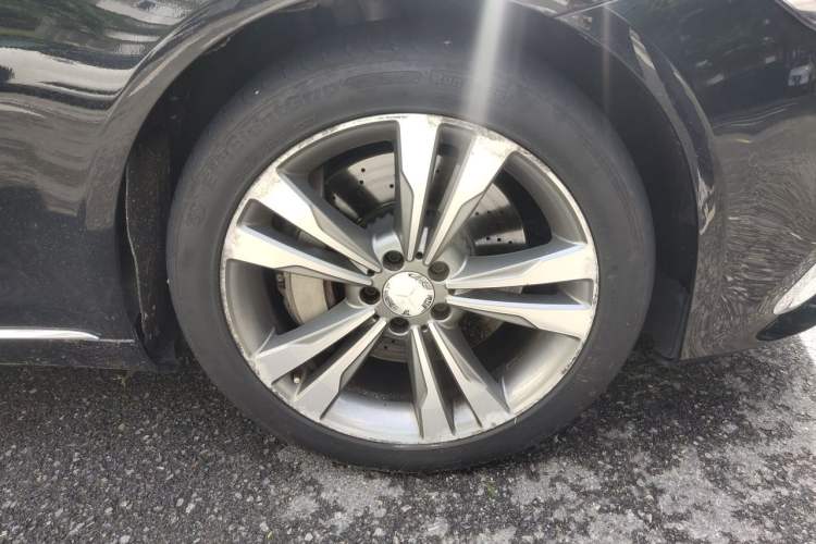 Used Mercedes-Benz Maybach S-Class 2015 S 400 4MATIC Right Front Wheel Hub