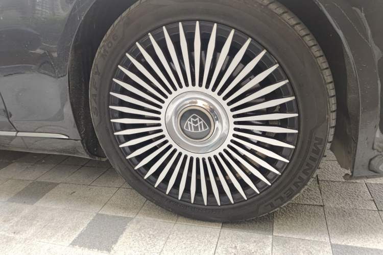 Used Mercedes-Benz Maybach S-Class 2015 S 400 4MATIC Right Front Wheel Hub