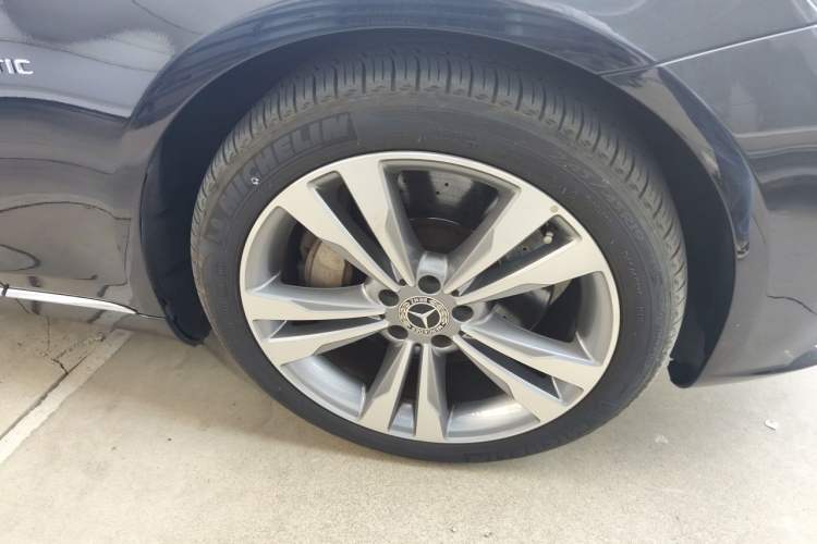 Used Mercedes-Benz Maybach S-Class 2015 S 400 4MATIC Right Front Wheel Hub