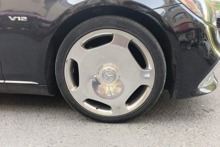 Used Mercedes-Benz Maybach S-Class 2015 S 400 4MATIC Right Front Wheel Hub