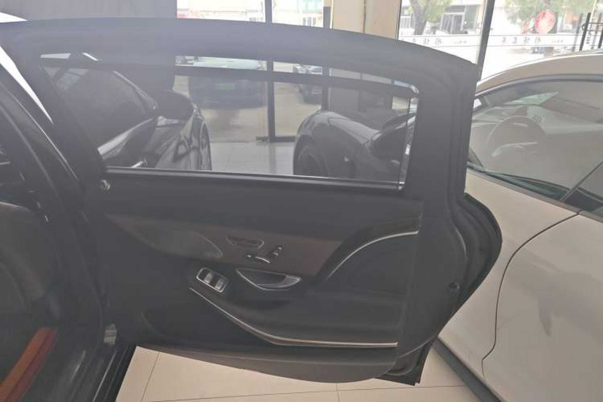 Used Mercedes-Benz Maybach S-Class 2015 S 400 4MATIC Right Rear Door Interior