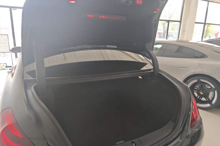 Used Mercedes-Benz Maybach S-Class 2015 S 400 4MATIC Trunk